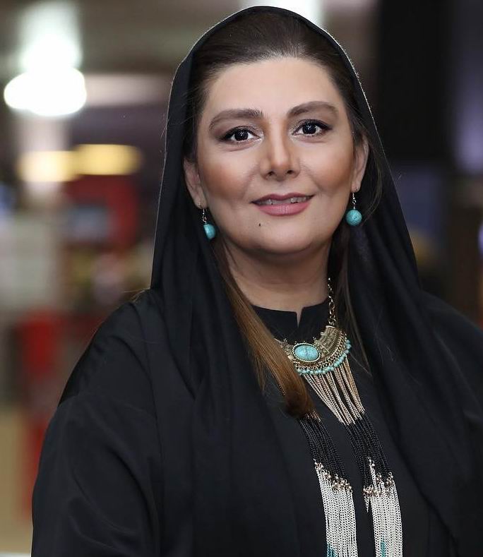 Iran arrests actors for removing headscarves